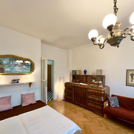 Apartment Sedlcanska - You Will Save Money Here - Equipped With Antique Furniture Prague Ngoại thất bức ảnh